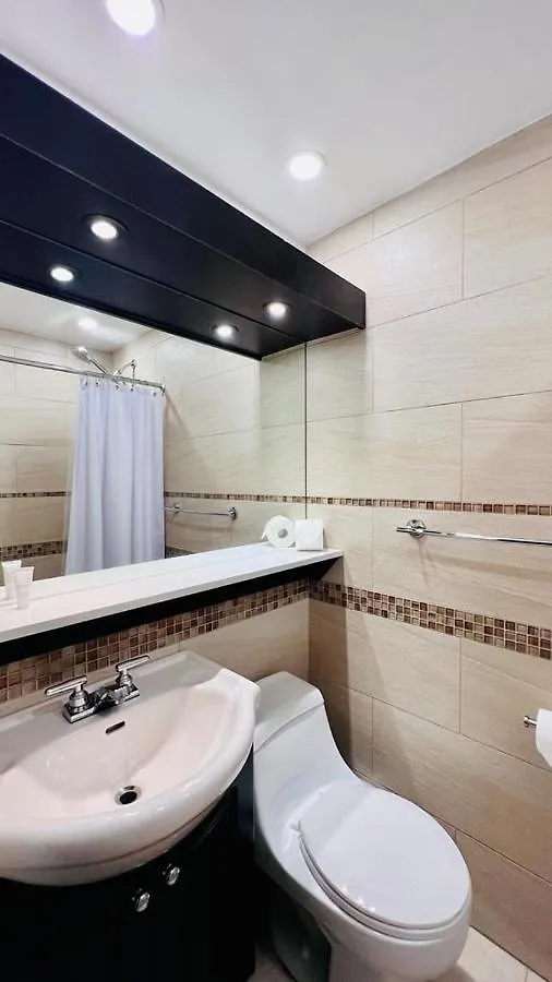 Hotel Le Coach Montréal 0*,